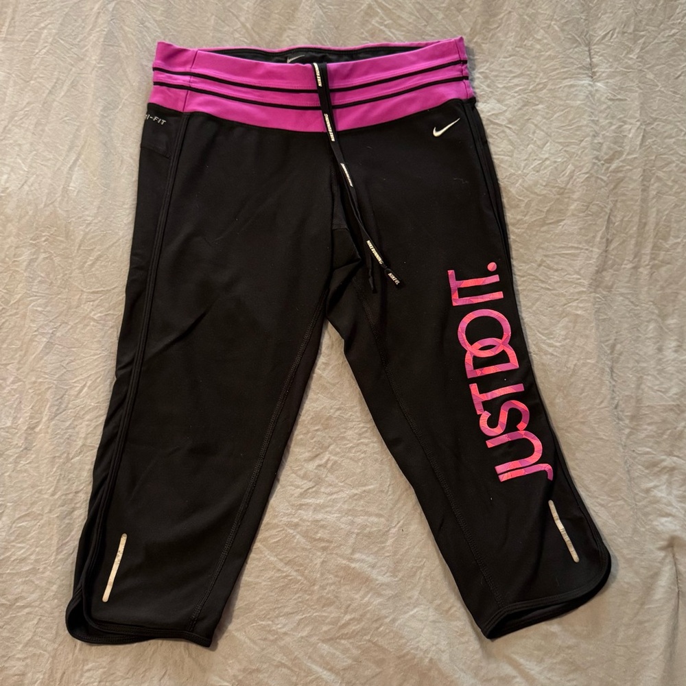 NIKE DRI-FIT Size Medium Women’s Stretch Drawstring Athletic Cropped‎ Leggings